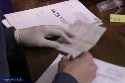 Przemyt kokainy, haszyszu i obrót tytoniem na wielką skalę (FILM) - 1