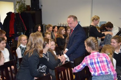 Umowa na budowę szkoły z przedszkolem w Dobrzykowicach - 9