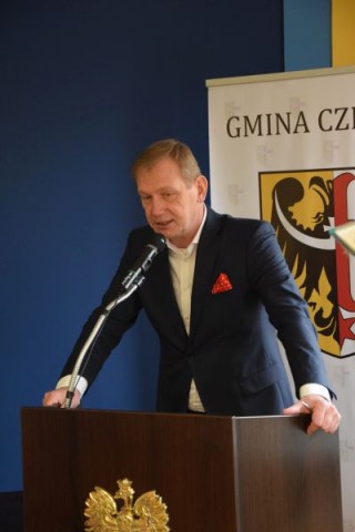 Umowa na budowę szkoły z przedszkolem w Dobrzykowicach - 2