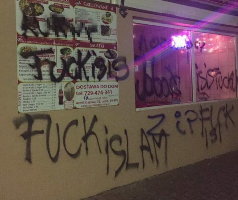 Lubin: Rasistowskie napisy na fasadzie orientalnego baru (FOTO) - Fot: z arch. poszkodowanych
