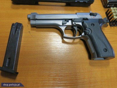 Setki pistoletów i amunicji zatrzymanej przez Centralne Biuro Śledcze (ZDJĘCIA) - 9