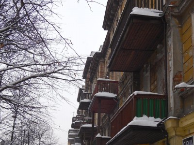 Jelenia Góra: Znikają zabytkowe elementy balkonów i werand - 8