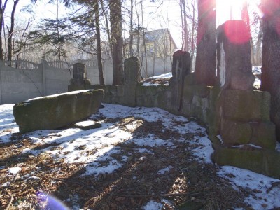Kto usunie swastyki z pomnika ofiar I wojny światowej w Karpaczu? - 6