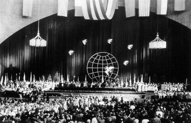 60 lat temu we Wrocławiu obradował światowy kongres intelektualistów  - Otwarcie kongresu w Hali Ludowej (Za stroną Wratislaviae Amici)