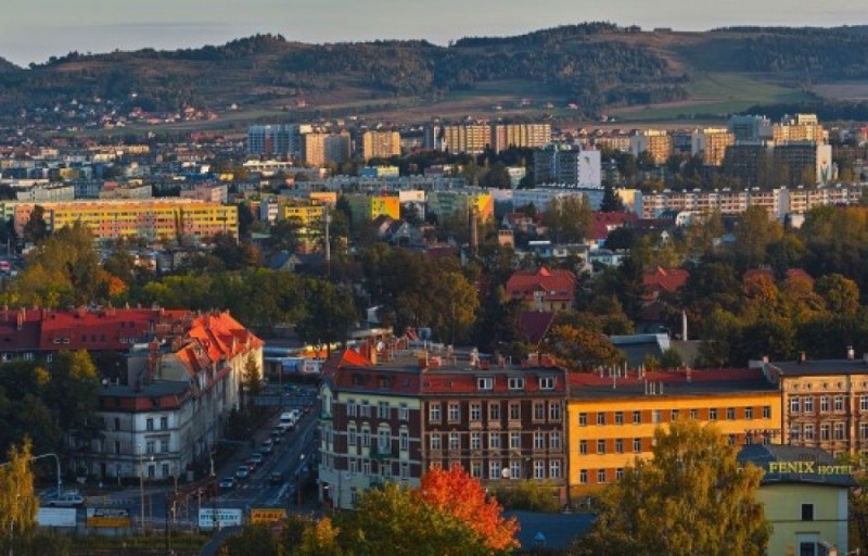 Jelenia Góra: głosowanie na budżet obywatelski unieważnione. Możliwe oszustwo - fot. Qlimmax/Wikipedia