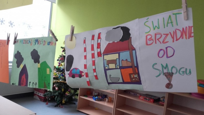 "Świat brzydnie od smogu!". Dzieci walczą o pyłomierz przed szkołą - zdjęcia Joanna Klima
