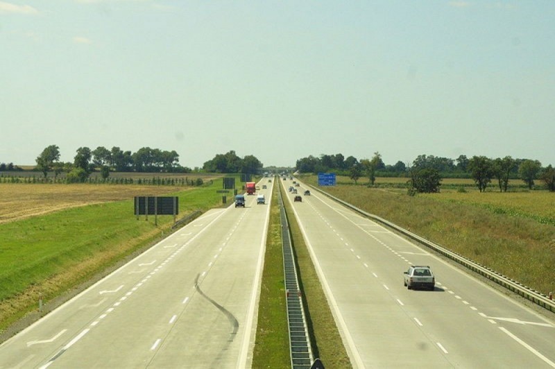 Rozpoczął się remont drogi z Legnicy do Legnickiego Pola. Objazd przez A4 - fot. Radio Wrocław