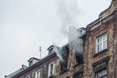 Wrocław: Pożar na ul. Daszyńskiego. 10 osób ewakuowano [ZDJĘCIA] - 1