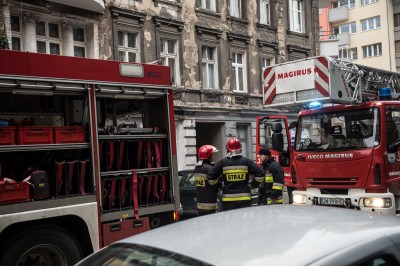 Wrocław: Pożar na ul. Daszyńskiego. 10 osób ewakuowano [ZDJĘCIA] - 3