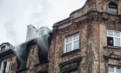 Wrocław: Pożar na ul. Daszyńskiego. 10 osób ewakuowano [ZDJĘCIA] - 7