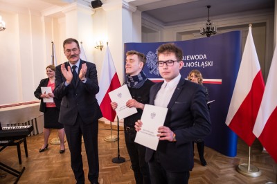 Najzdolniejsi uczniowie z Dolnego Śląska nagrodzeni stypendiami ministerstwa edukacji - 9
