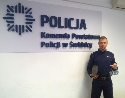 Setka komandosa: Świdnicki policjant przebiegł nocą 100 kilometrów po lesie. Stanął na podium - 0