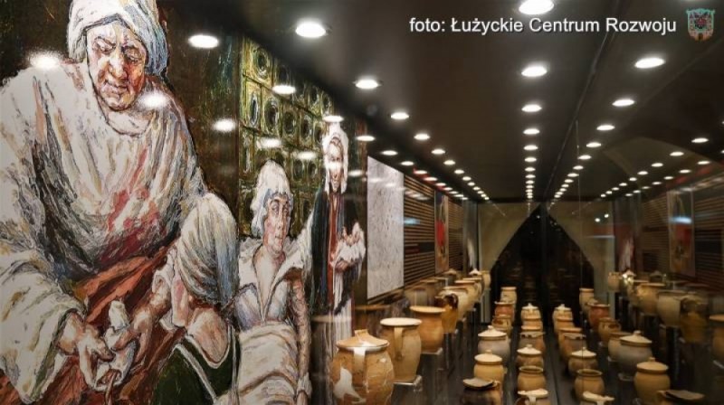 Wystawa jak z horroru została otwarta w Muzeum Regionalnym w Lubaniu - fot. Łużyckie Centrum Rozwoju