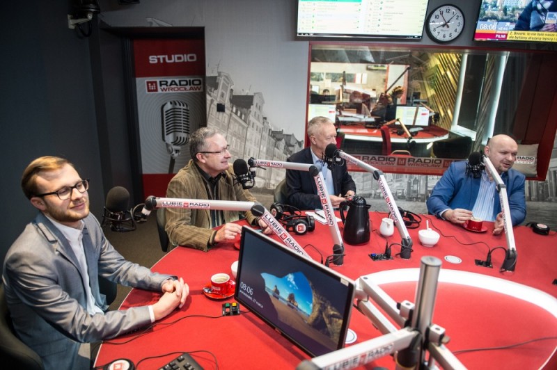 Kadra, sondaże i szpitale. Posłuchaj Debaty Politycznej - fot. Andrzej Owczarek