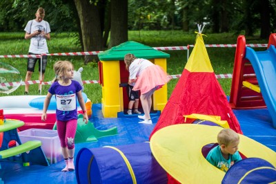 Rywalizacja rodzinnych duetów, czyli Bieg Rodzinny Radia Wrocław [FOTO] - 13