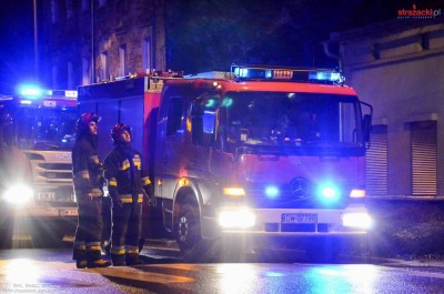 9 zastępów straży pożarnej gasiło pożar na Psim Polu [ZDJĘCIA] - 1