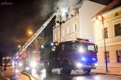 9 zastępów straży pożarnej gasiło pożar na Psim Polu [ZDJĘCIA] - 2