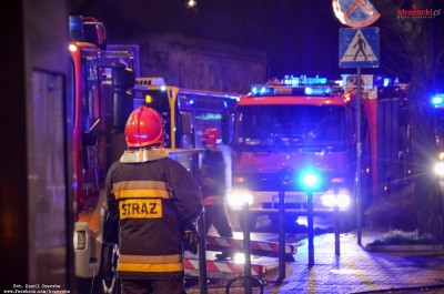 9 zastępów straży pożarnej gasiło pożar na Psim Polu [ZDJĘCIA] - 4