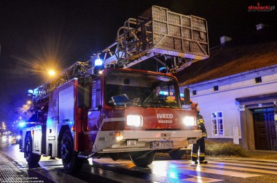 9 zastępów straży pożarnej gasiło pożar na Psim Polu [ZDJĘCIA] - 8