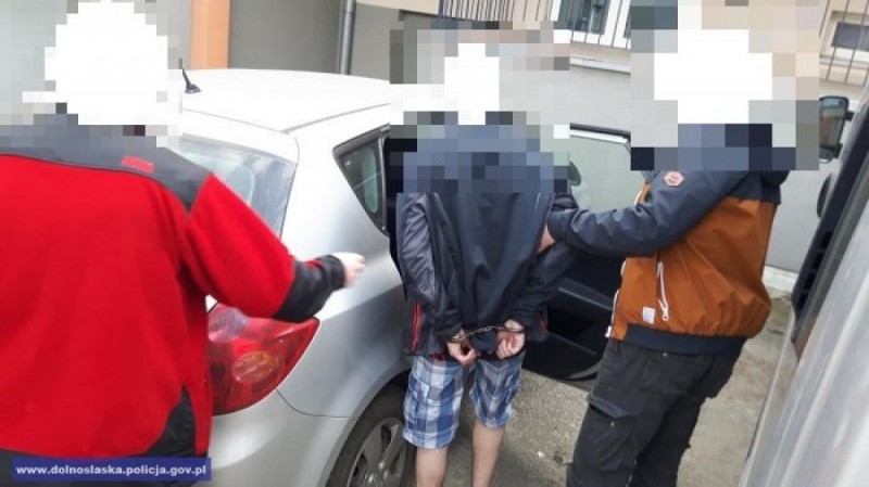 Kamienna Góra: Grozili nożem, bili i kradli - grupa nastolatków w rękach policji - fot. Dolnośląska Policja