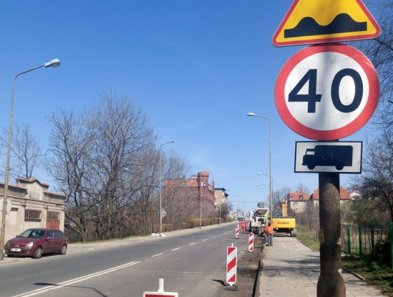 Wałbrzych: Główna arteria w remoncie. Utrudnienia do połowy października [MAPA, OBJAZD] - fot. Bartosz Szarafin