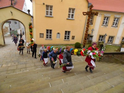 17-metrowe palmy wielkanocne w kościele w Chełmsku Śląskim - 9