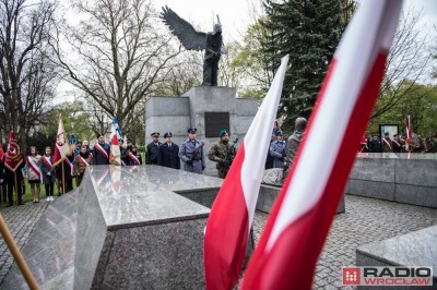 Wrocławianie upamiętniają ofiary zbrodni katyńskiej [FOTO]