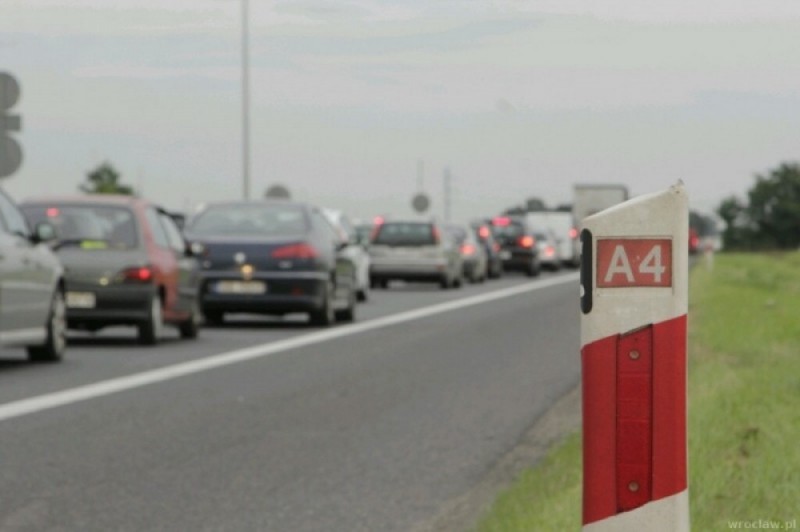 Rośnie korek na autostradzie A4 przed niemiecką granicą. Wszystko przez kontrole - fot. archiwum radiowroclaw.pl
