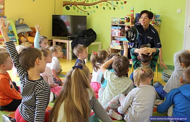 Policja w przedszkolu w Środzie Śląskiej - mat. prasowe