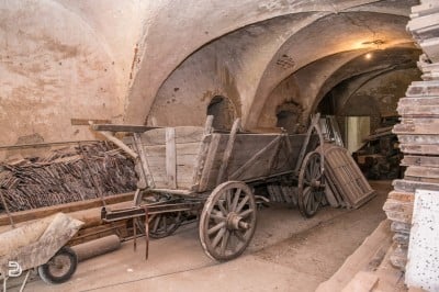 Piotrowice Świdnickie: Renesansowy zamek z fosą i samolot na strychu - 9