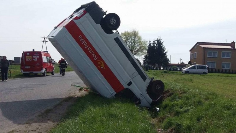 Wypadek pod Malczycami [ZDJĘCIA] - Zdjęcia: sroda.express-miejski.pl