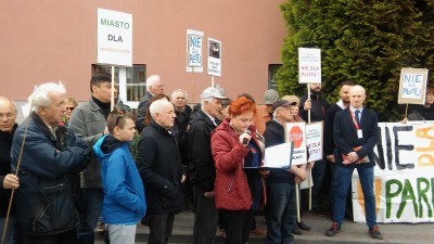 Lubin: Nie chcą przeobrażenia Parku Leśnego w park militarny - 1
