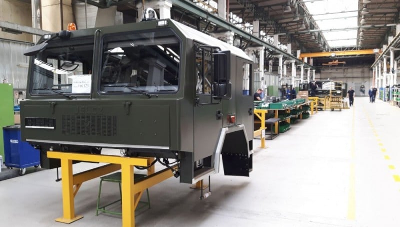Firma z Jelcza będzie produkowała ciężarówki dla Wojsk Obrony Terytorialnej - fot. Przemek Gałecki