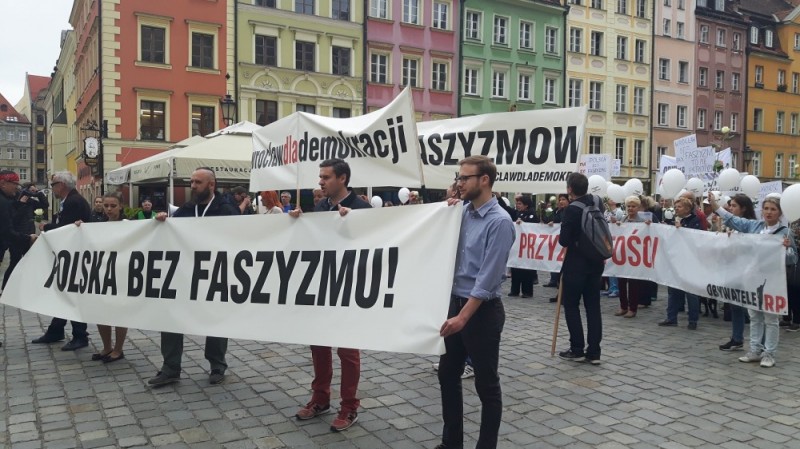 Wrocław: manifestacja "Stop faszyzmowi w Polsce - Fot: P. Gałecki