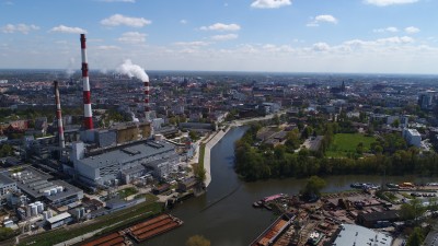 Rozbiórka 120-metrowego komina elektrociepłowni we Wrocławiu [FOTO] - 17