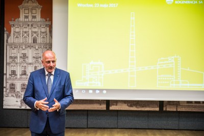 Rozbiórka 120-metrowego komina elektrociepłowni we Wrocławiu [FOTO] - 7