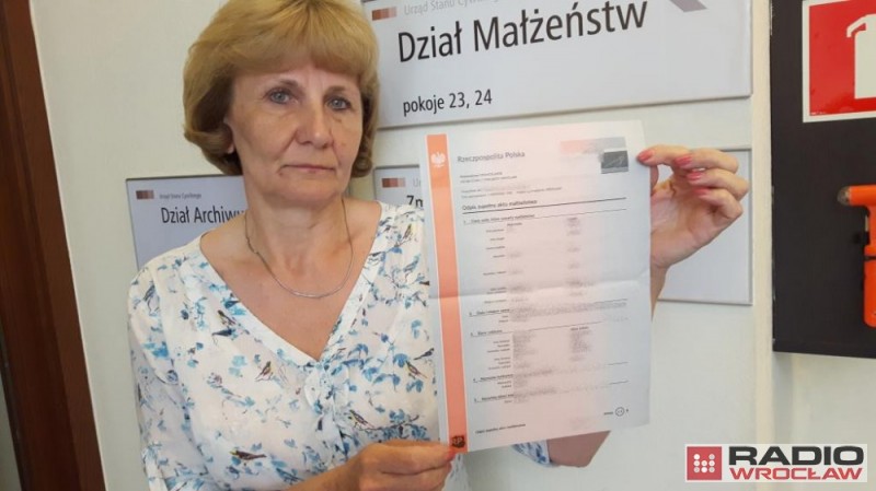Urząd wydał dwóm kobietom akty małżeństwa z tym samym mężczyzną - 