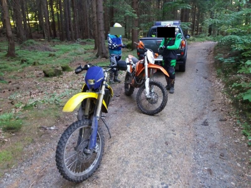 Walczą z nielegalnymi rajdami kierowców quadów i motocykli crossowych - fot. Policja