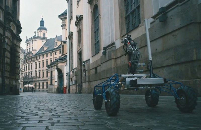 Uniwersytet Wrocławski leci na Marsa w swoim nowym spocie [VIDEO] - Fot. Kadr ze spotu „Misja”