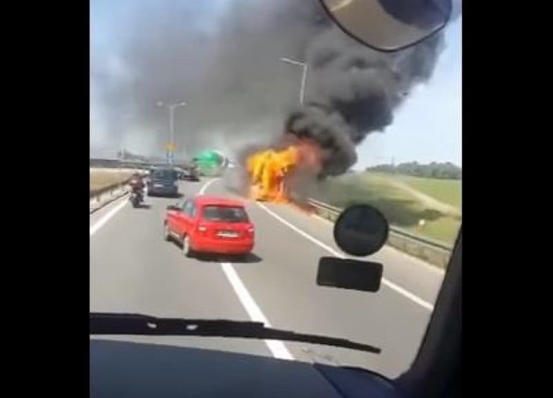 Uwaga, kierowcy! Pożar na A4 i ogromne korki [FILM] - 