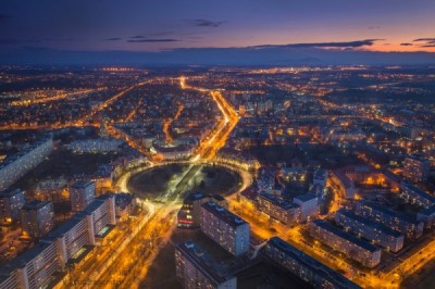 Rondo Powstańc&oacute;w stoi w korkach. Urzędnicy: Trzeba się przyzwyczaić