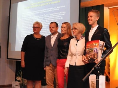 Wiceminister edukacji żegnała uczniów w Turowie - 6