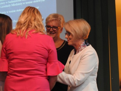Wiceminister edukacji żegnała uczniów w Turowie - 4