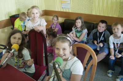 Wakacje w Radiu Wrocław. Kolejni młodzi dziennikarze z dyplomami [FOTO, WIEDO] - 2