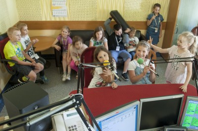 Wakacje w Radiu Wrocław. Kolejni młodzi dziennikarze z dyplomami [FOTO, WIEDO] - 3