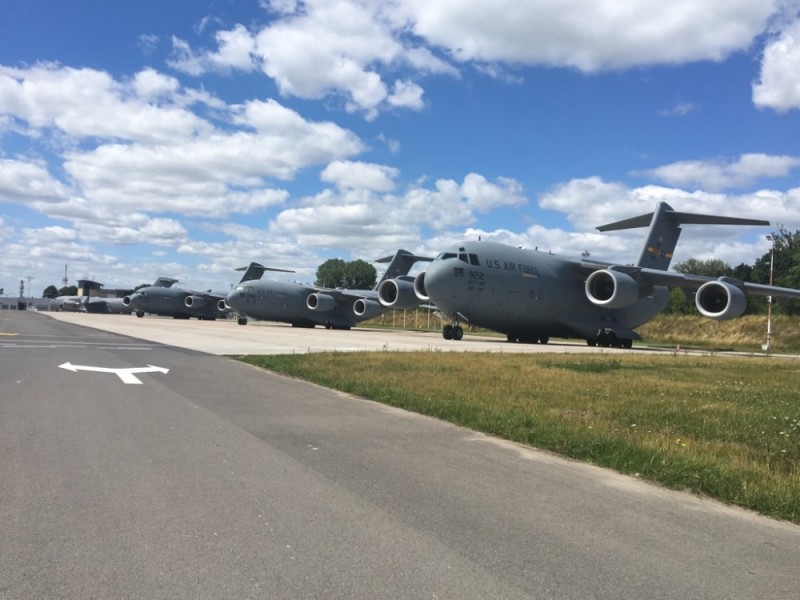 Transportowce USAF stacjonują we Wrocławiu - fot. Radio Wrocław