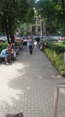 Tłumy w NFZ. Za czym kolejka ta stoi?  - 5