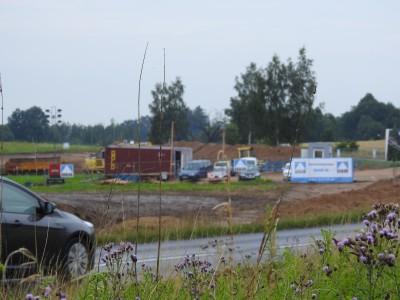 Budują apartamentowce nad Sosnówką. Mieszkańcy i urzędnicy zaniepokojeni - 0