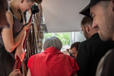 Solidarni z oszukaną 80-latką. Grupa wrocławian blokowała eksmisję komorniczą - 2