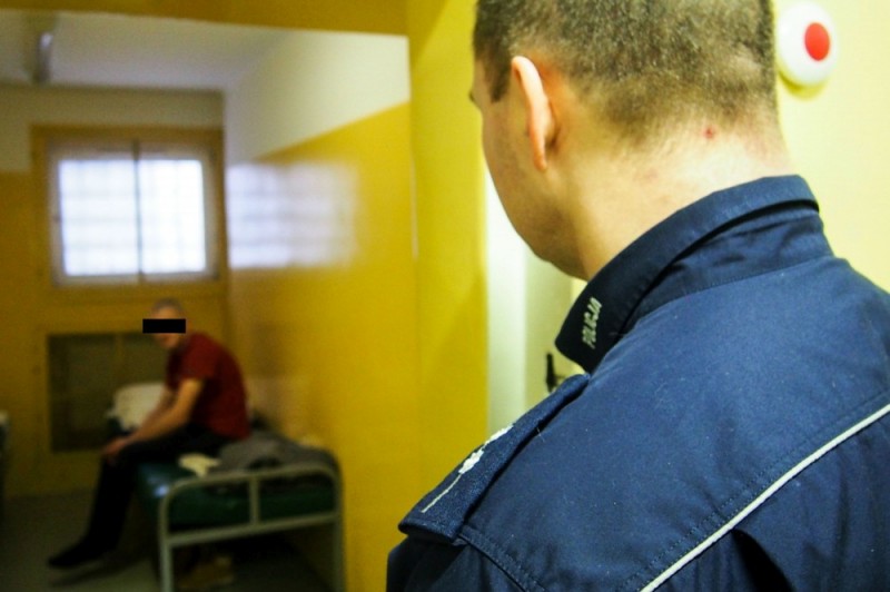 Ukradł bombonierkę i narzędzia. Trafił na policję - mat. policji